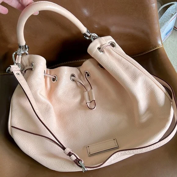 Marc by Marc Jacobs Too Hot To Handle Pale Pink REG. Textured Leather Bucket Bag - Picture 3 of 7